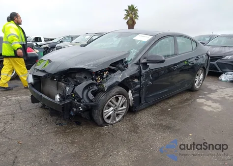 2020 Hyundai Elantra Value Edition z USA, uszkodzony, nr VIN 5NPD84LF2LH606196